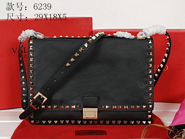 2014 Valentino Garavani rockstud shoulder bag 6239 black - Click Image to Close